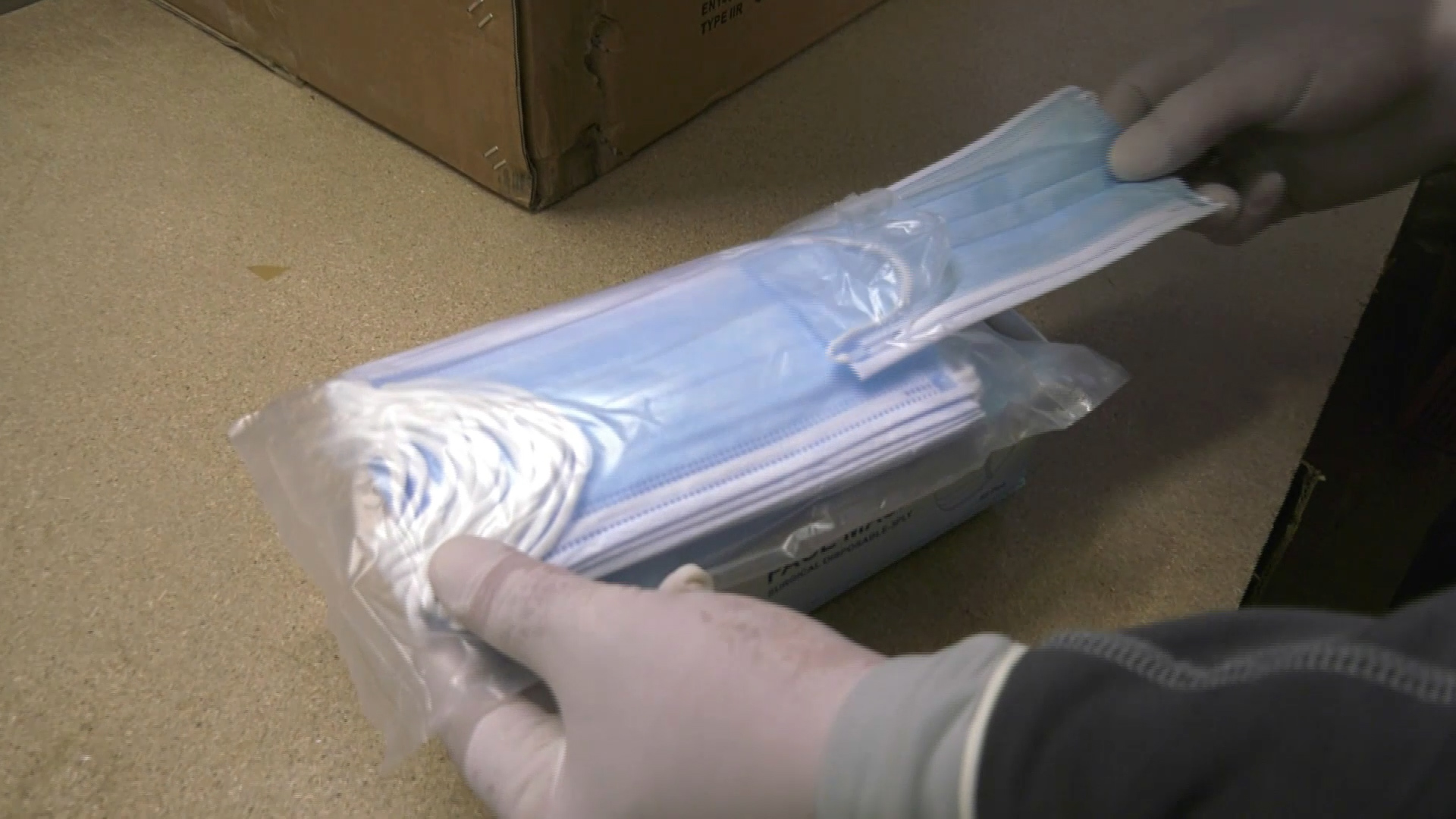 MEgional am 6. Mai mit einem Mundschutz aus Kühnhaide MEgional am 6. Mai mit einem Mundschutz aus Kühnhaide