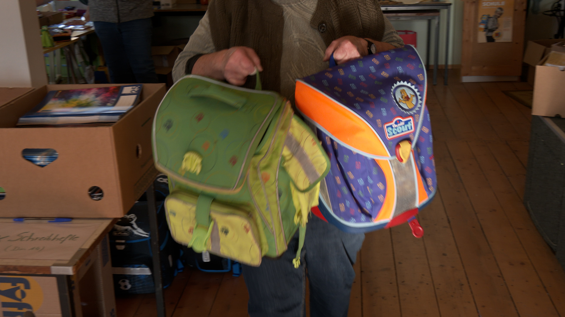 MEgional am 19. November 2020 mit Hilfsgütern, die auf Reisen gehen MEgional am 19. November 2020 mit Hilfsgütern, die auf Reisen gehen